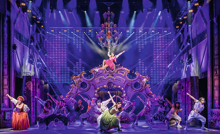 Musical "& Julia" im Stage Operettenhaus, Hamburg (©Foto: Johan Persson / Stage Entertainment)